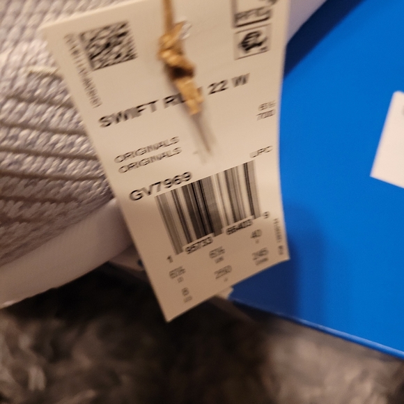 New Adidas swift Run 22w sneakers size 8 - Picture 6 of 7